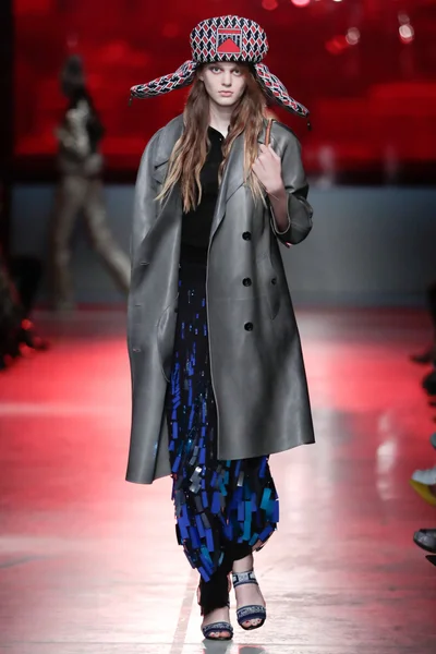 Look 48